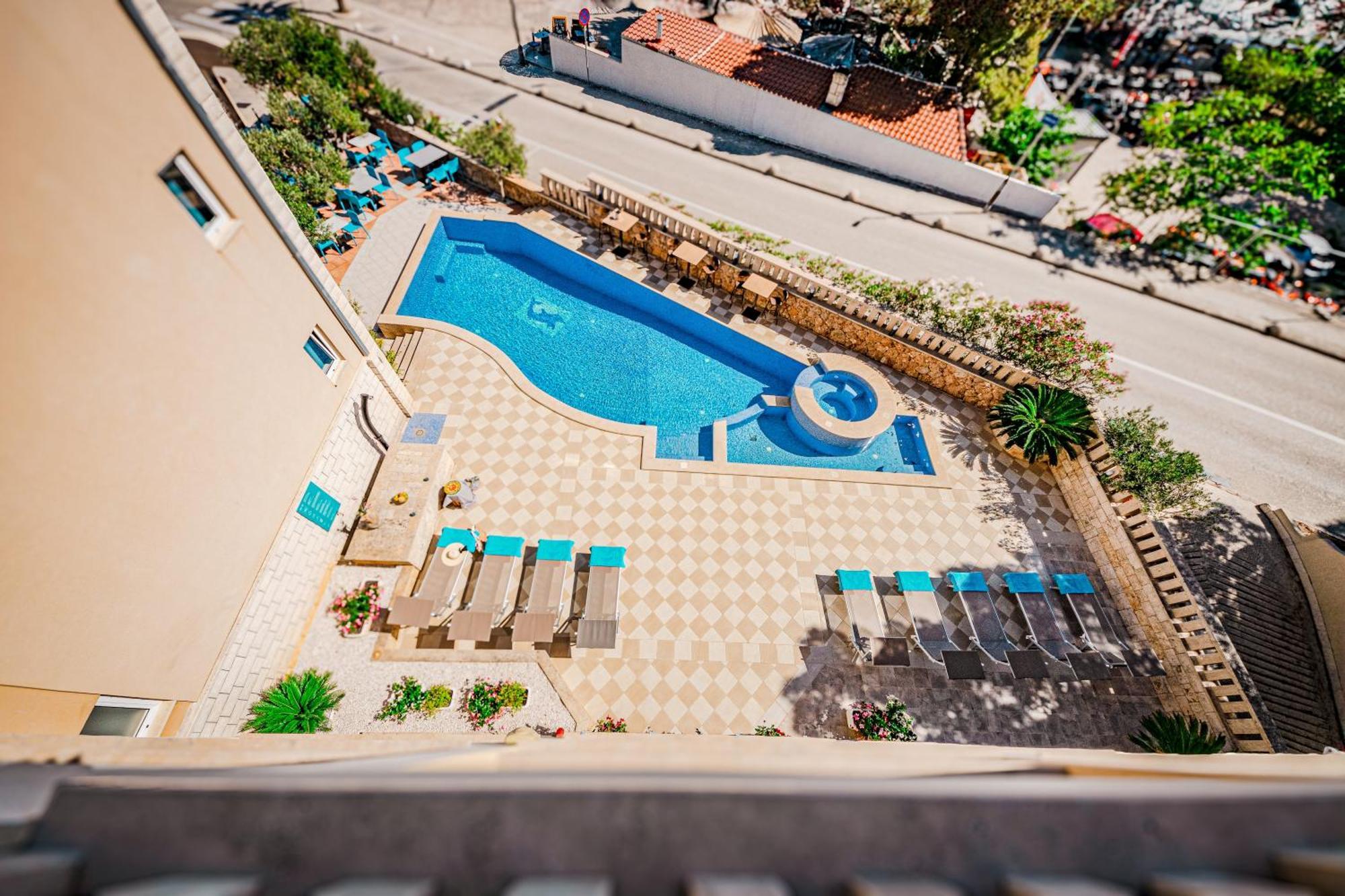 Hotel Sol Bol Exterior photo